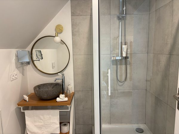 Photo-salle-de-bain-sous-le-vent-.jpg
